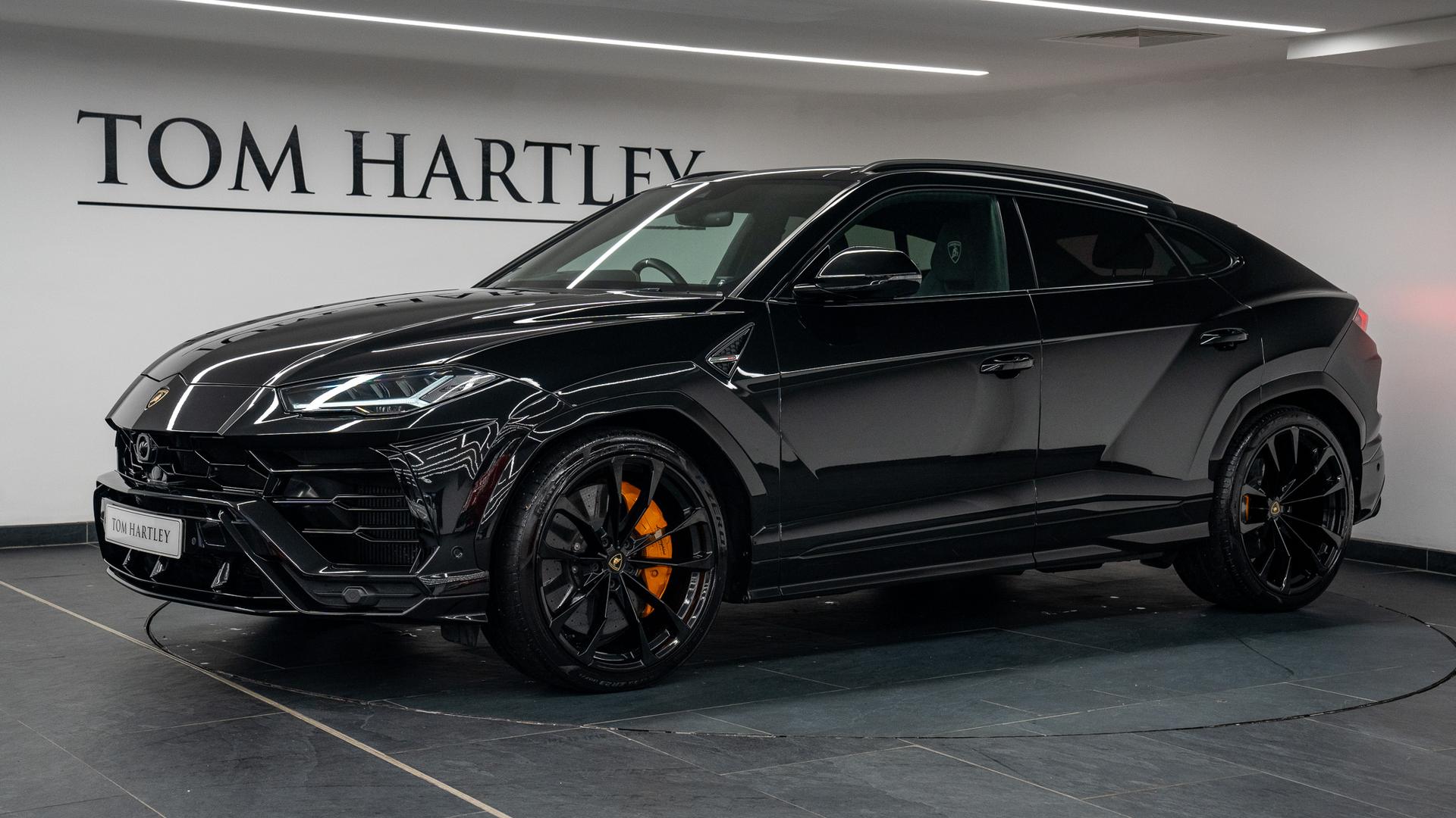 LAMBORGHINI Urus Photo 2dcf2986-d3dc-4b6a-a459-bdf0c58a975d.jpg