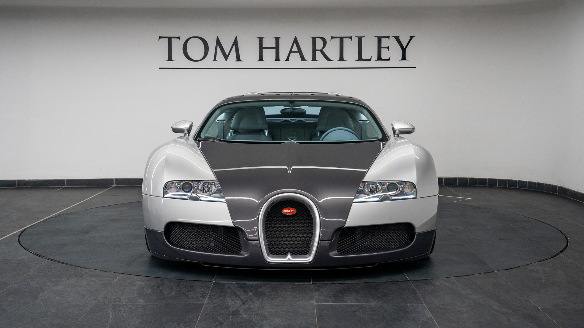 Bugatti Veyron Photo 2ddf3bc6-2c37-49a5-87cc-b55cec03d8cf.jpg