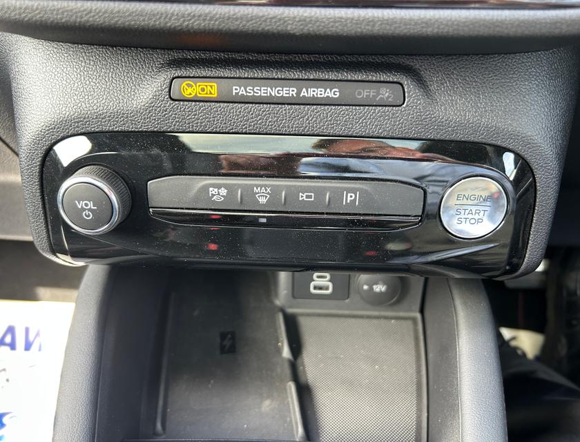 Ford Kuga Photo 2de0a4b2-3b00-4964-b701-2ef4e3f1c4dd.jpg