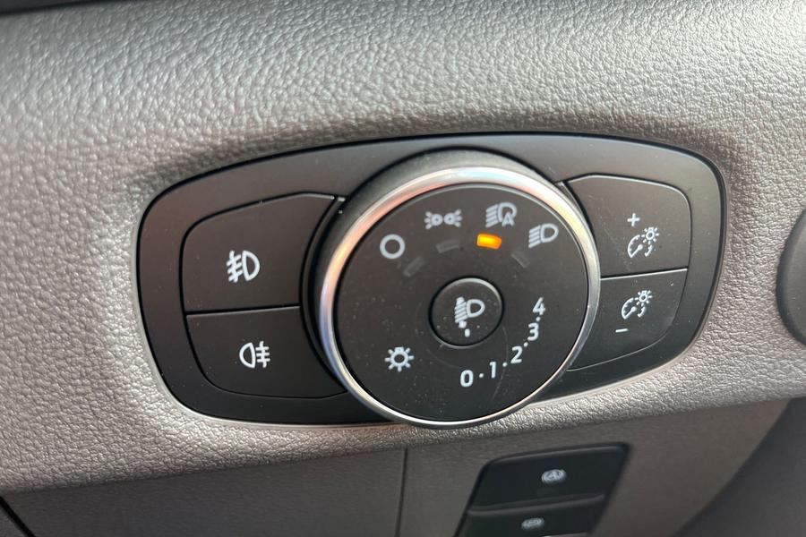 Ford TRANSIT Photo 2df0dab9-129f-4edd-bb39-d2bcbb02b24c.jpg