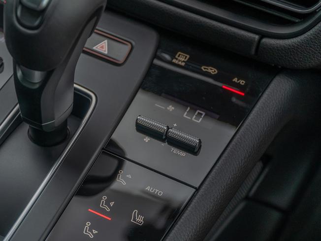 PORSCHE Macan Photo 28