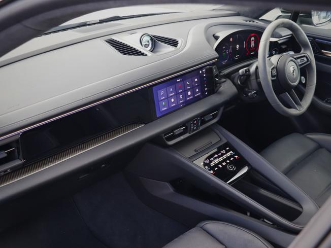 PORSCHE Macan Photo 26