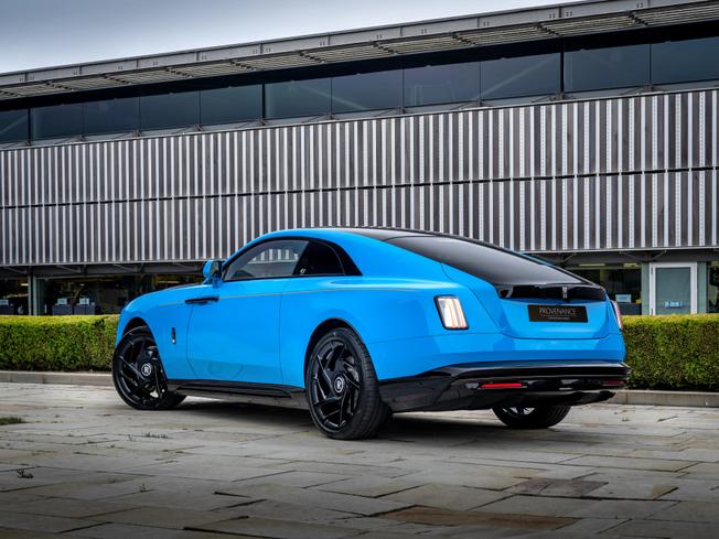 ROLLS-ROYCE Spectre Photo 3