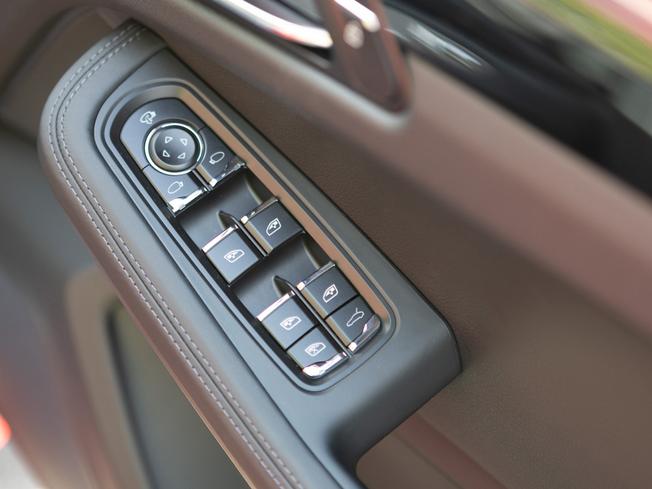 PORSCHE Macan Photo 31