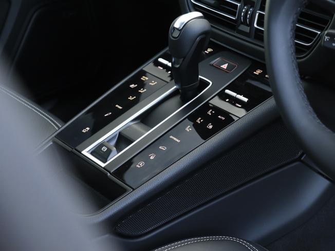 PORSCHE Macan Photo 20