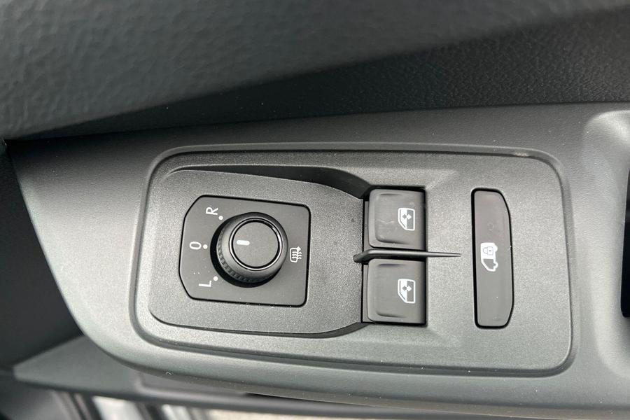 Ford TRANSIT CONNECT Photo 2e43c420-2a3e-4e94-83a9-aa84dc494ee7.jpg