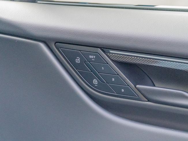 PORSCHE Macan Photo 31