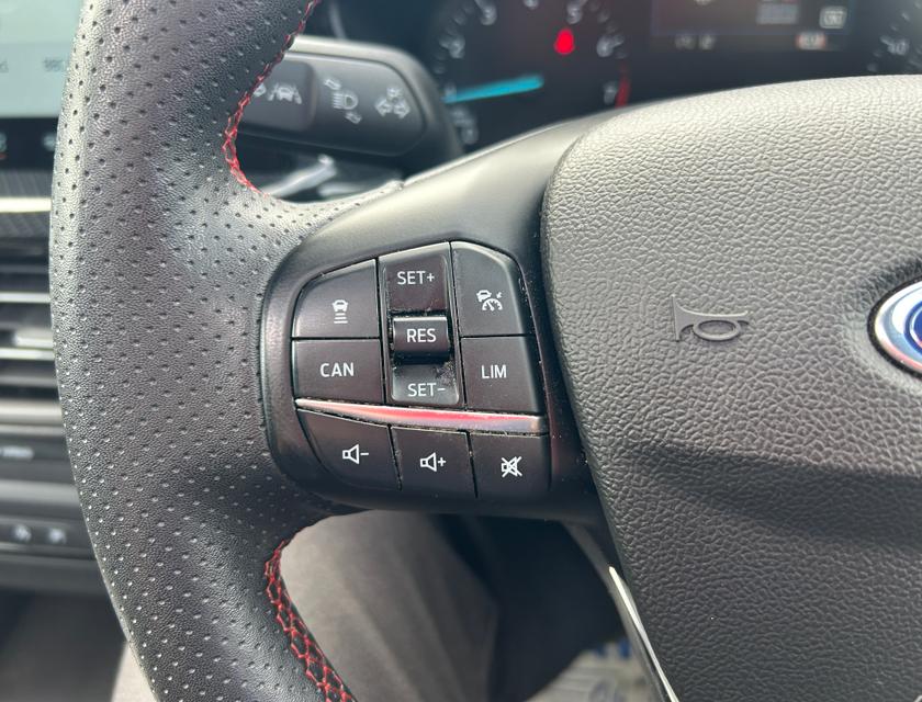 Ford Focus Photo 2e87c06c-d7ae-4f26-b600-fa278f91c8b7.jpg