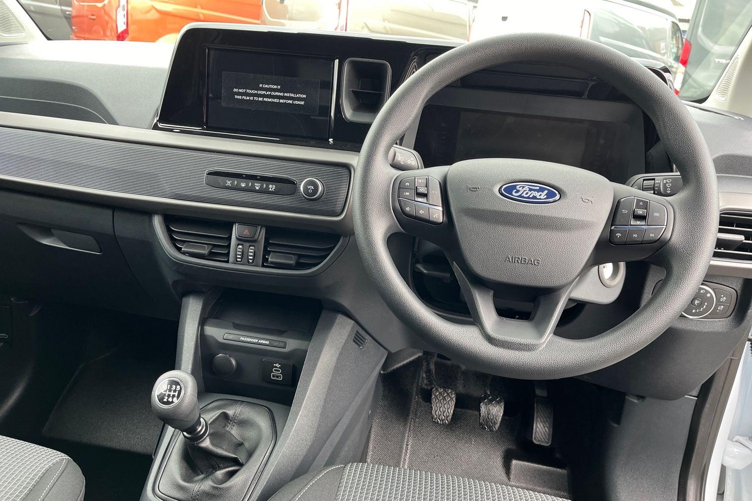 Ford TRANSIT COURIER Photo 8