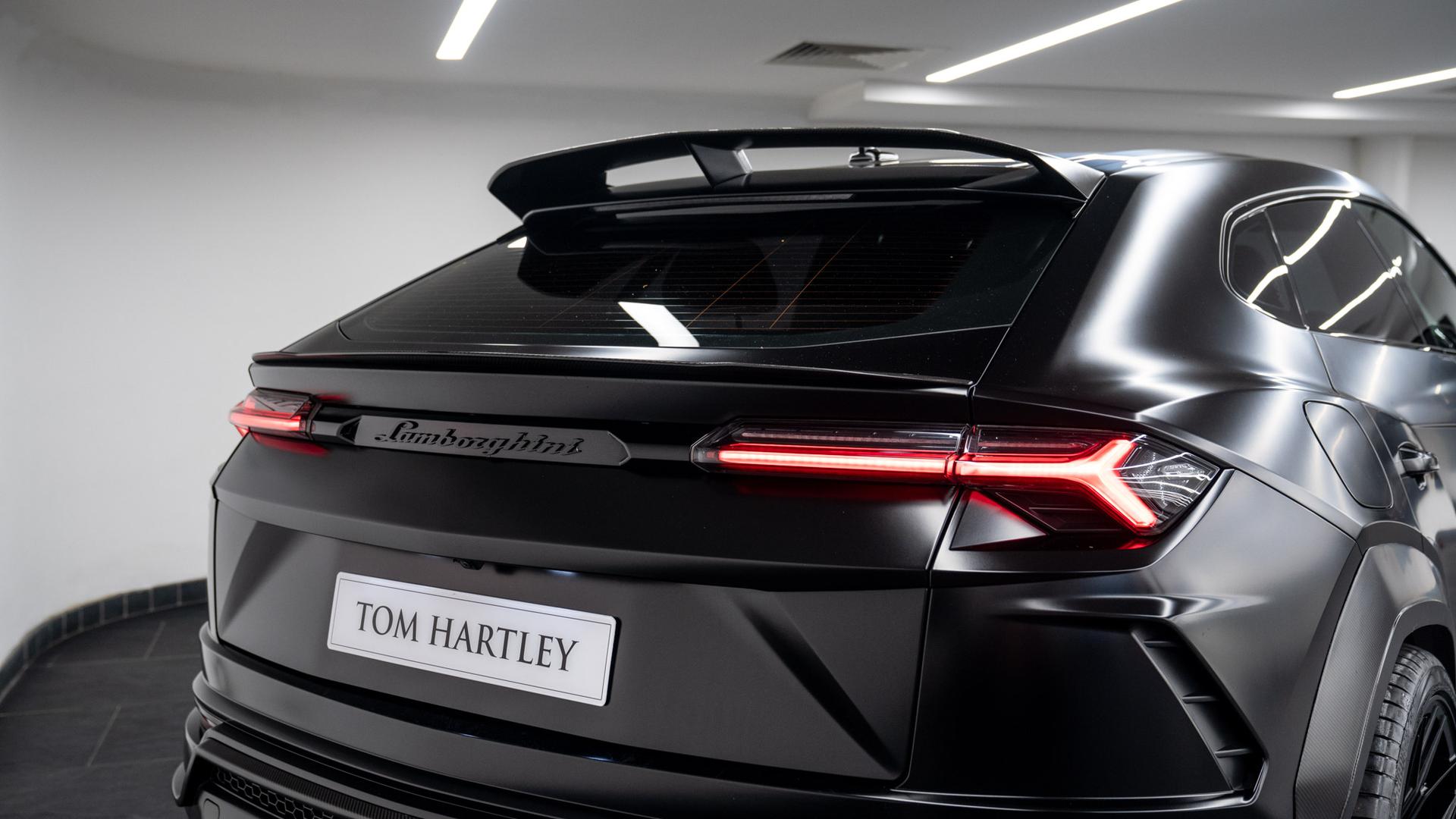 LAMBORGHINI Urus Photo 2ed9fcc7-c62c-4c4b-a1d2-33a5800bb35e.jpg