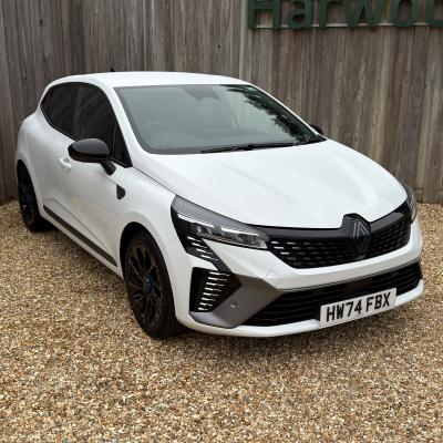 Used 2024 Renault Clio 1.6 E-TECH esprit Alpine Hatchback 5dr Petrol Hybrid Auto Euro 6 (s/s) (145 ps) at Harwoods Garage