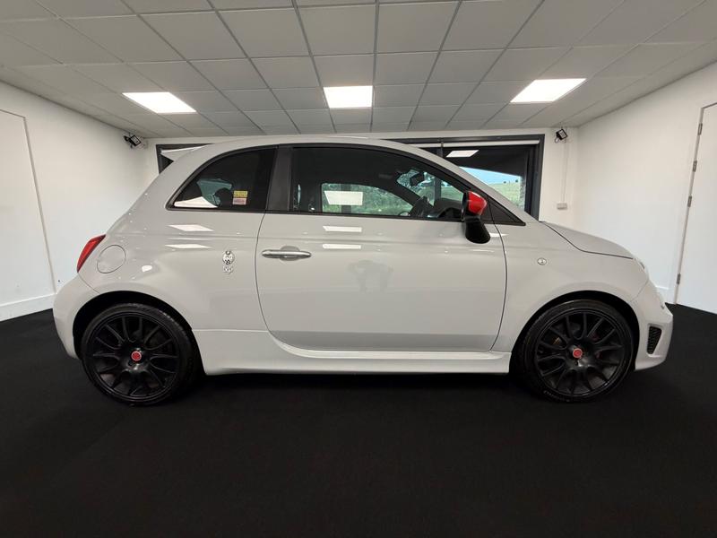 Abarth 595 Photo 2eeee13b-bf8f-4234-9bf0-0ec376fc196f.jpg