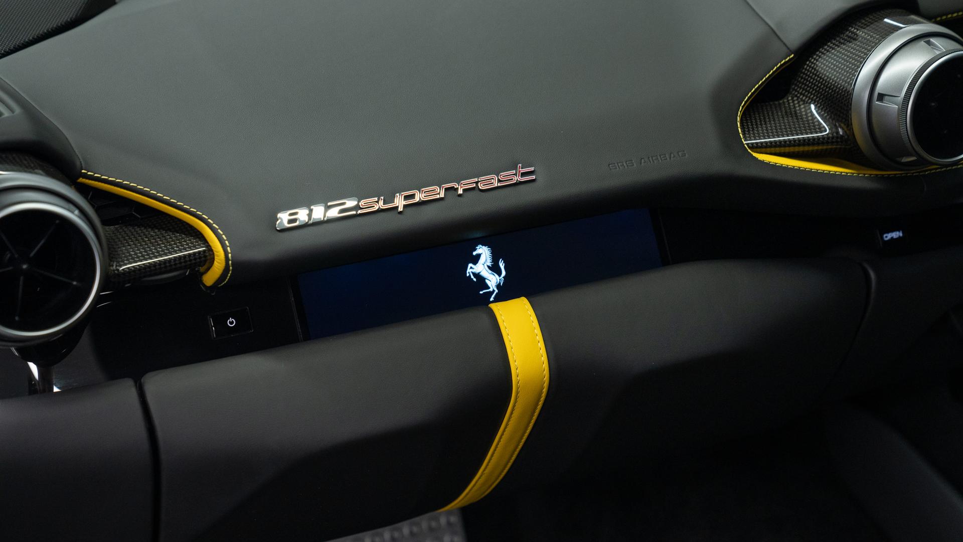 Ferrari 812 Photo 2ef1d522-734c-4f11-97ed-9cad58ce51a6.jpg