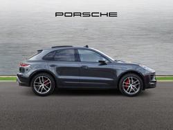 PORSCHE Macan Photo 3