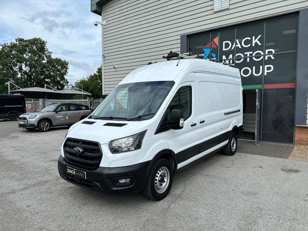 Ford Transit Photo 2f051685-7b81-41fe-94f2-2fc501447c39.jpg