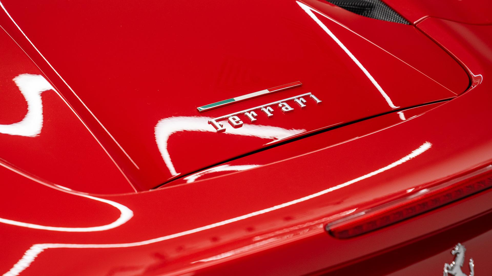 Ferrari 488 Photo 2f0c8cbf-2a34-4cd3-8a47-1496b52b5068.jpg