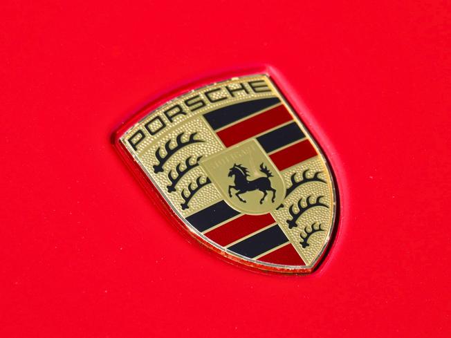 PORSCHE Taycan Photo 9