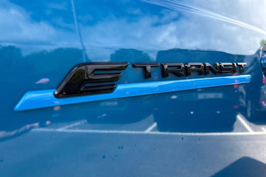 Ford E-TRANSIT COURIER Photo 2f225720-62f2-47b2-a685-5095c2f5401e.jpg