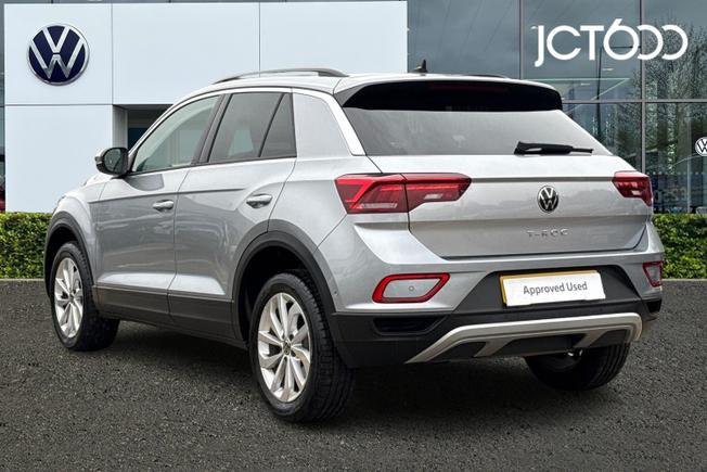 Volkswagen T-Roc Photo 3