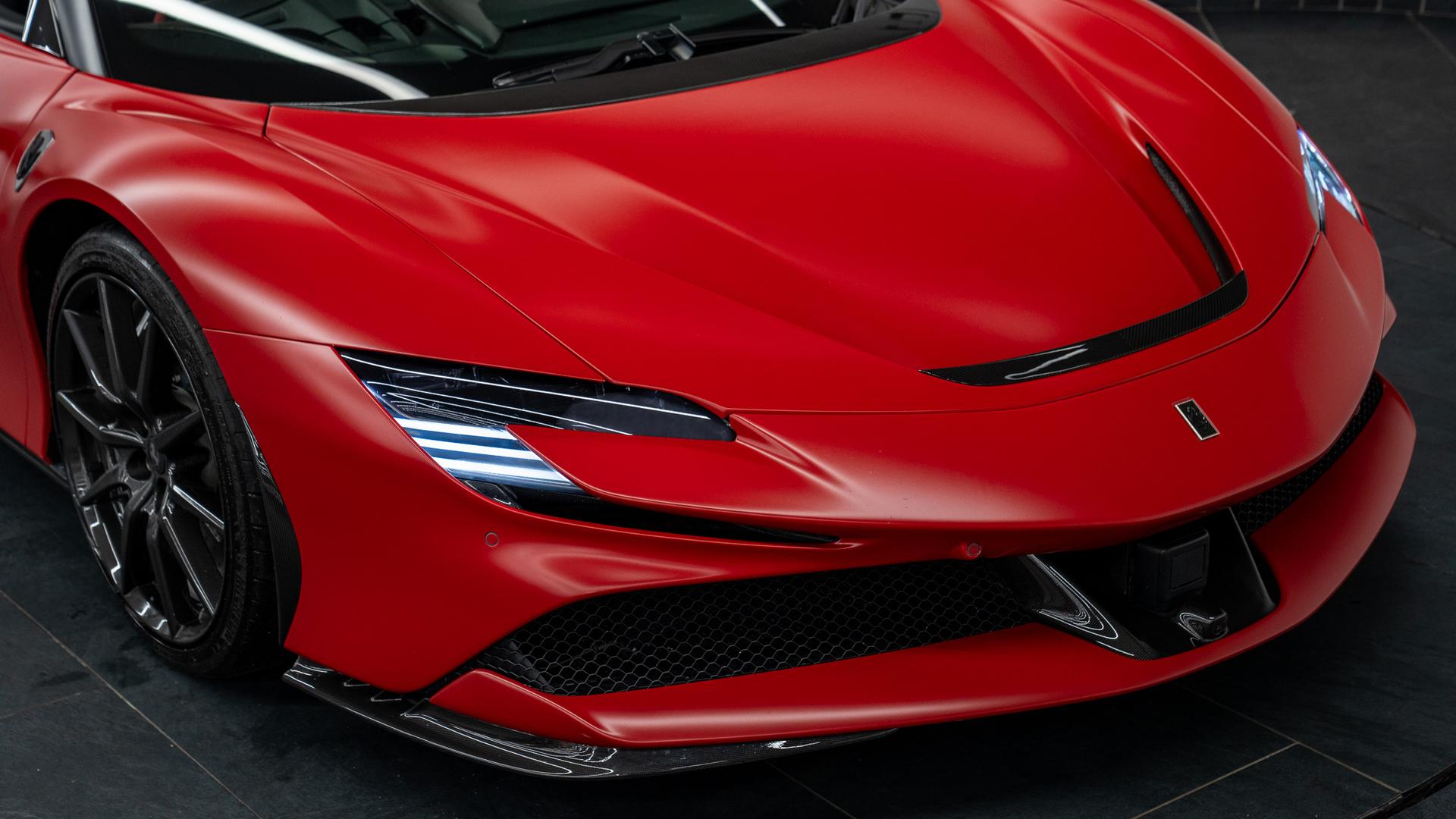 Ferrari SF90 Spider Photo 2f301523-77c8-49ce-89d0-d97da2f4c2c9.jpg