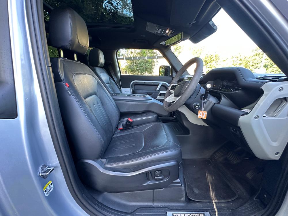 Used Land Rover Defender 90 GUI37 21