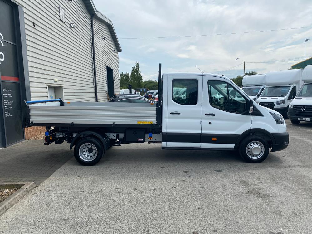 Ford Transit Photo 2f37297f-f3fa-4f4f-9582-ab228c1e3ca6.jpg