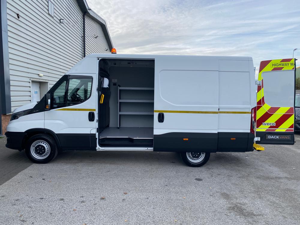 Iveco Daily 35S14 Photo 2f37f8bc-e4b4-417a-b0a6-252f4f46dd41.jpg