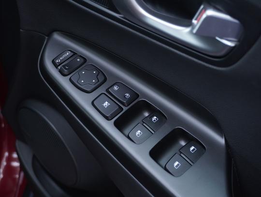 Hyundai KONA Photo 2f4072f9-29e0-4f78-9d11-dadcfa8e2c85.jpg