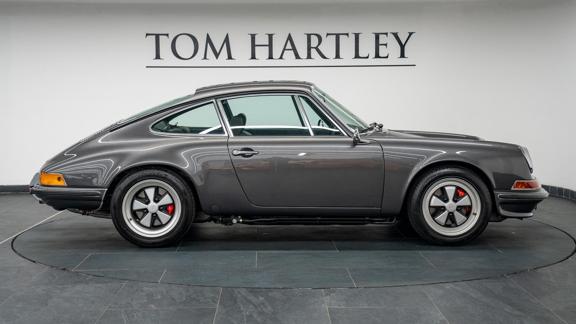 Porsche 911 Photo 2f5ece55-806c-477b-9693-c55010242282.jpg