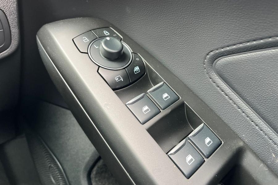 Ford FOCUS Photo 2f66e214-34cd-4e67-b923-828c6cfb92e6.jpg