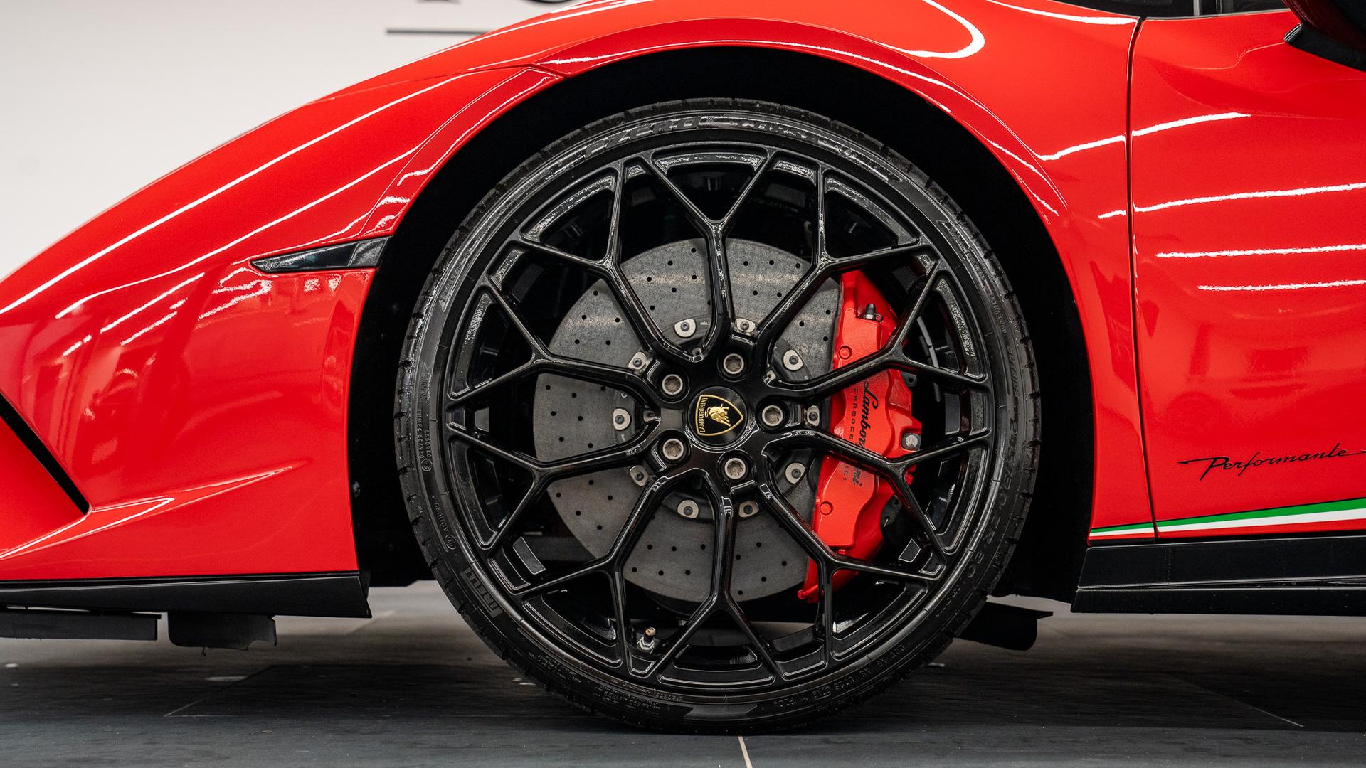 LAMBORGHINI Huracan Photo 2f69d3b7-e9fb-46a0-b7c0-1da26fa0b2c4.jpg