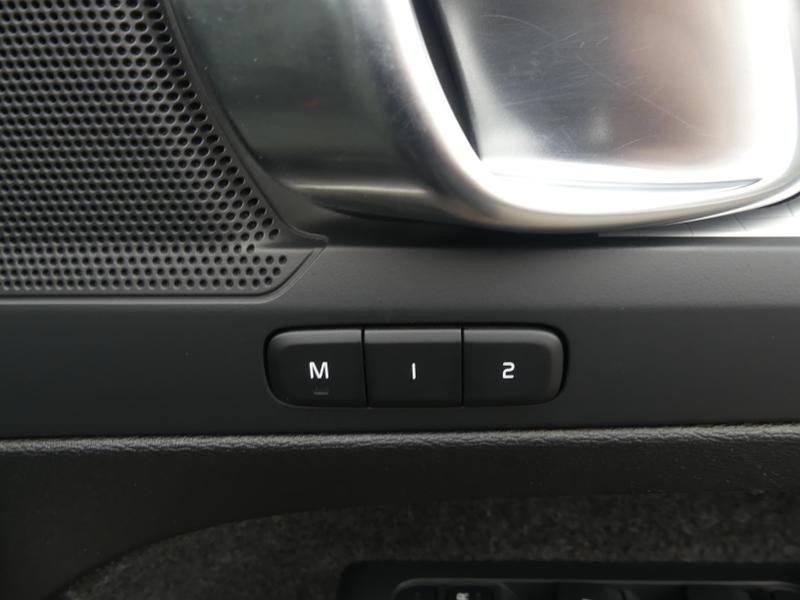 Volvo XC40 Photo 2f77950e-bb75-4891-8a34-da3d85b1fb21.jpg