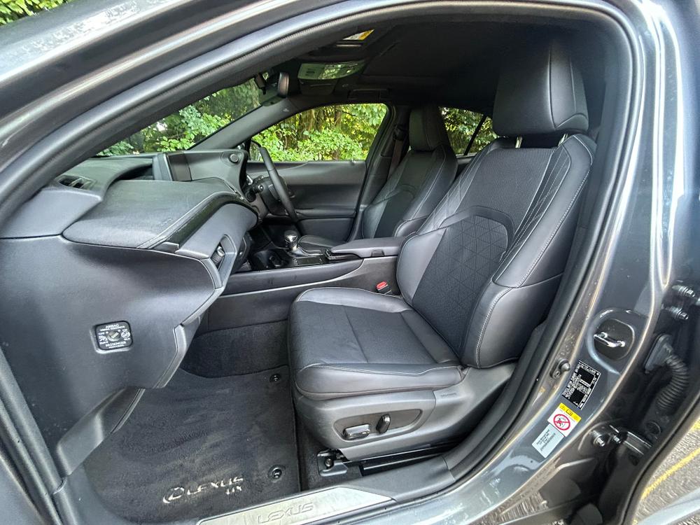 Used Lexus UX L666MBV 22