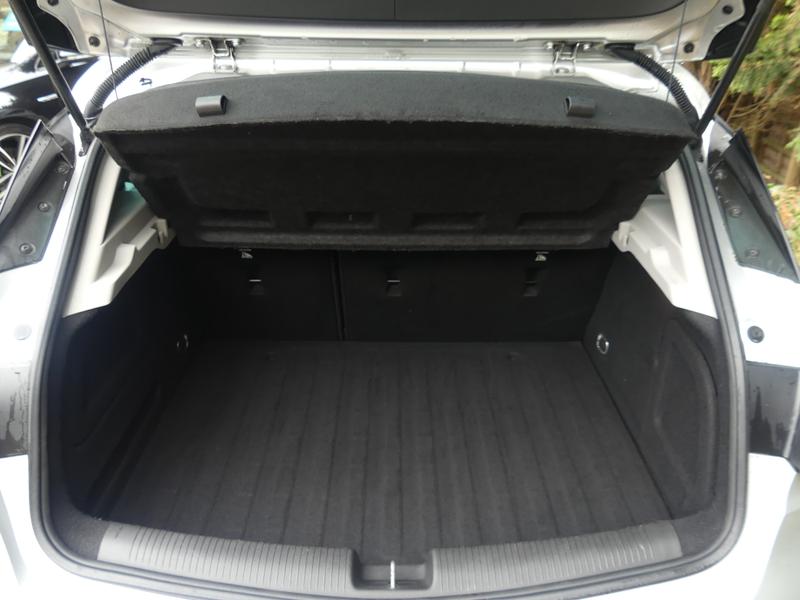 Vauxhall Astra Photo 2f973dd9-7ec0-4e40-9577-ccbe5fd74883.jpg
