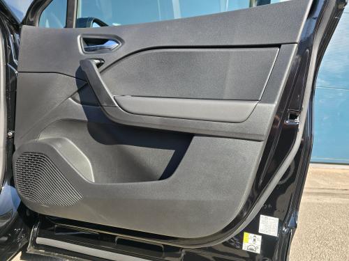 Renault Captur Photo 2fb28e0f-647f-434d-95cb-1c49c33e40d8.jpg