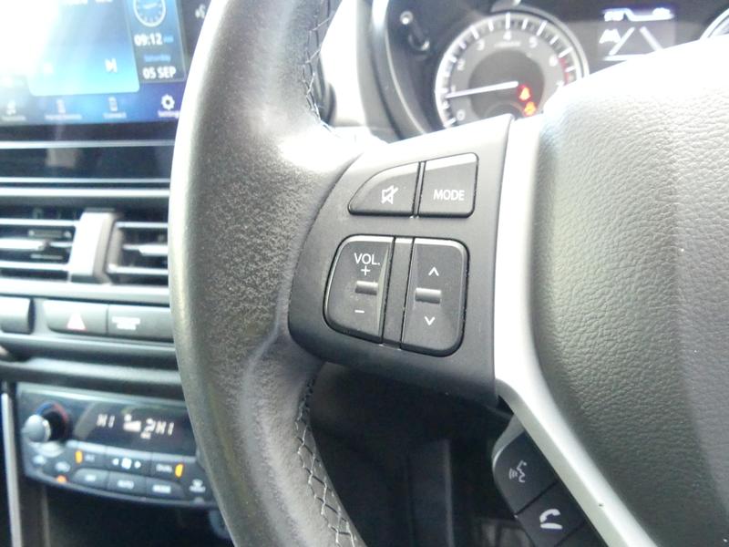Suzuki S-Cross Photo 2fc2464c-0e04-4caf-85b3-b07e1747a7af.jpg