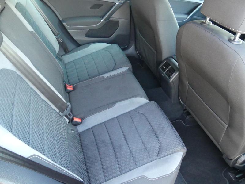Volkswagen Golf Photo 2fc89a18-d0f1-4cf8-ac71-cd24a40b8f48.jpg