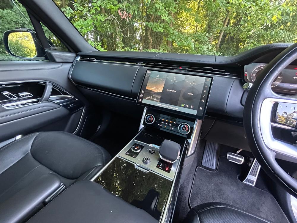 Used Land Rover Range Rover M8KNU 26