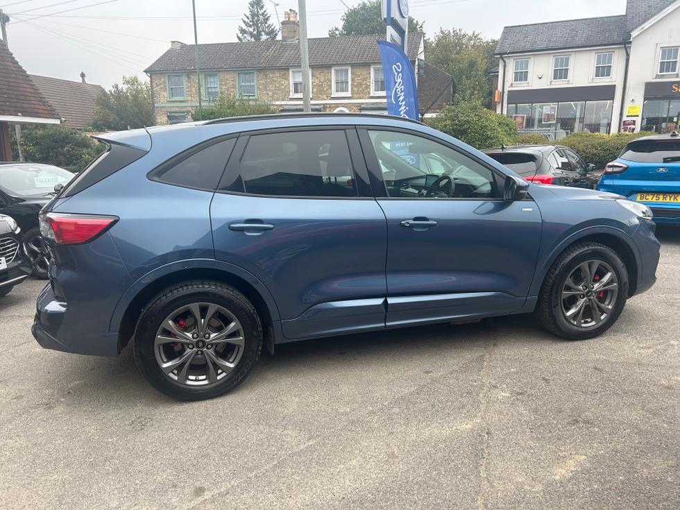Ford Kuga Photo 2fe8ad17-e00b-4c81-9d9a-f7649aa6b409.jpeg