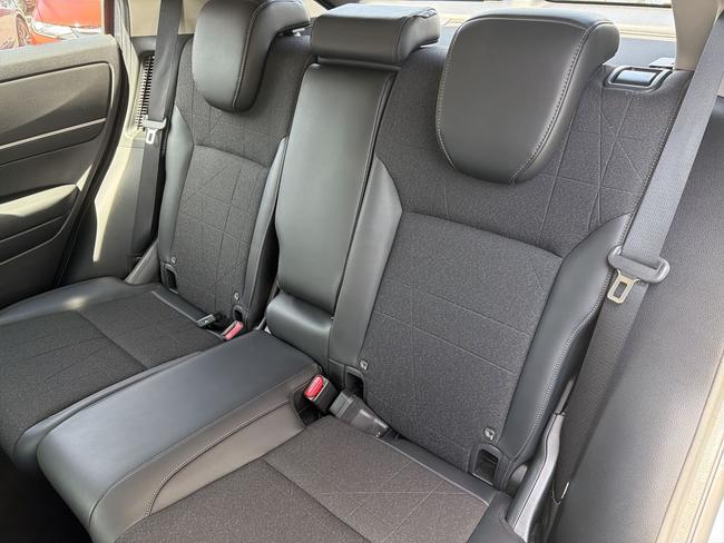 Honda HR-V Photo 2ff70f78-3362-4311-bf4f-7985ef44e97c.jpg
