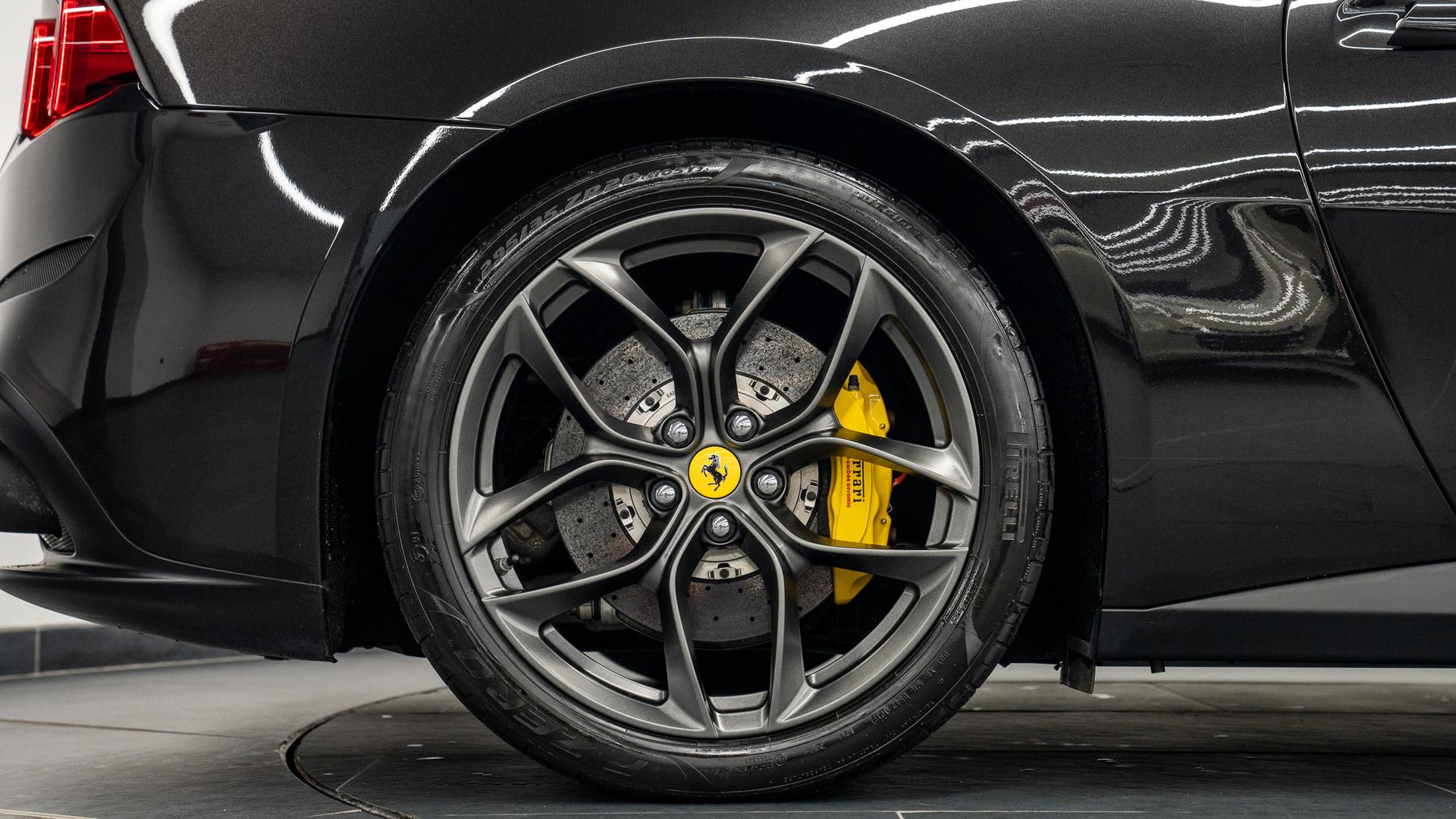 Ferrari GTC4 Lusso Photo 3005dba5-6419-4fa9-9977-aa6479e703f6.jpg