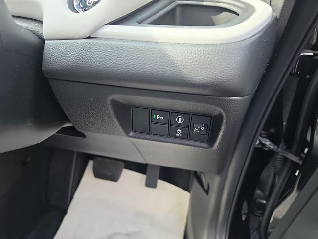 Honda Jazz Photo 300c9a45-987d-4d49-b29c-0de3602790be.jpg