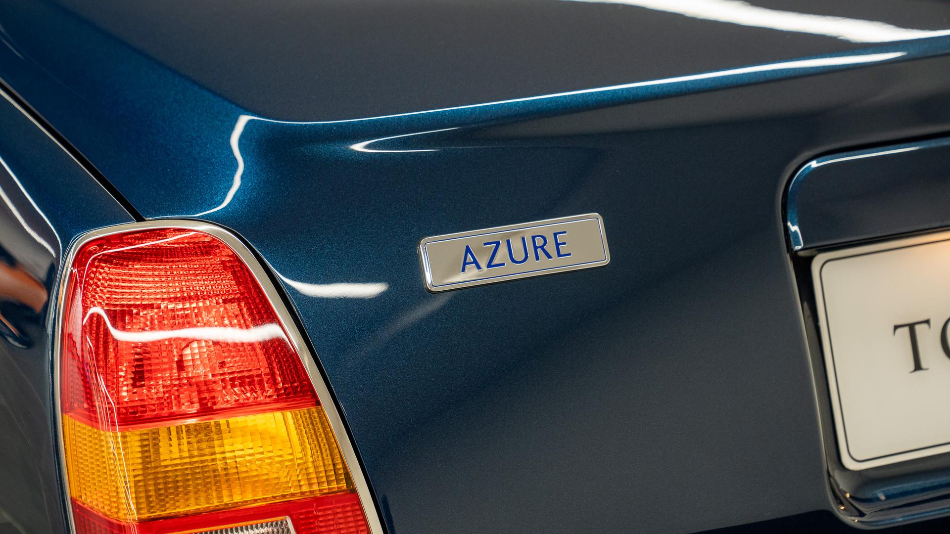 Bentley Azure Photo 3010840d-bd01-4701-b60e-1b4a67ed2eea.jpg