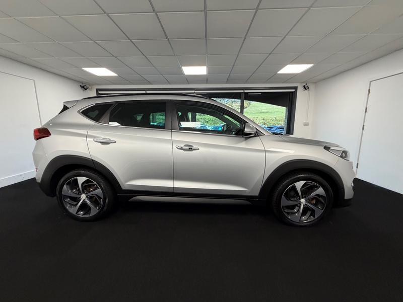 Hyundai TUCSON Photo 30134572-92e1-40fc-b776-5cc312989973.jpg