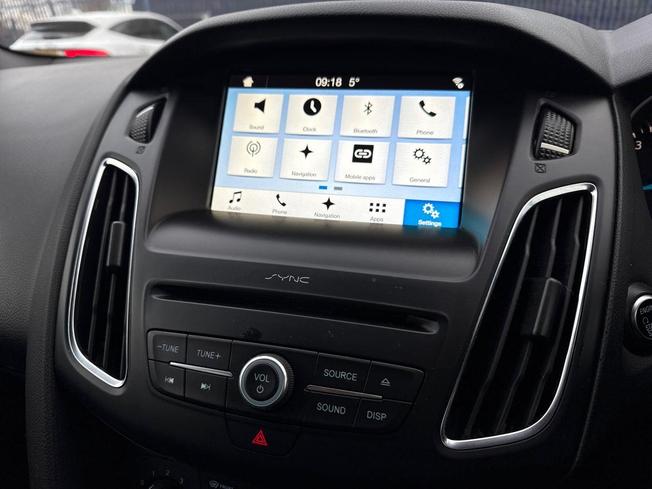FORD Focus Photo 37