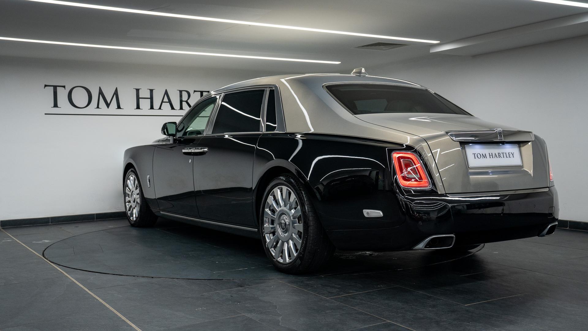 Rolls-Royce Phantom Photo 303020f8-710b-4f38-8502-d68f39cdeb3d.jpg