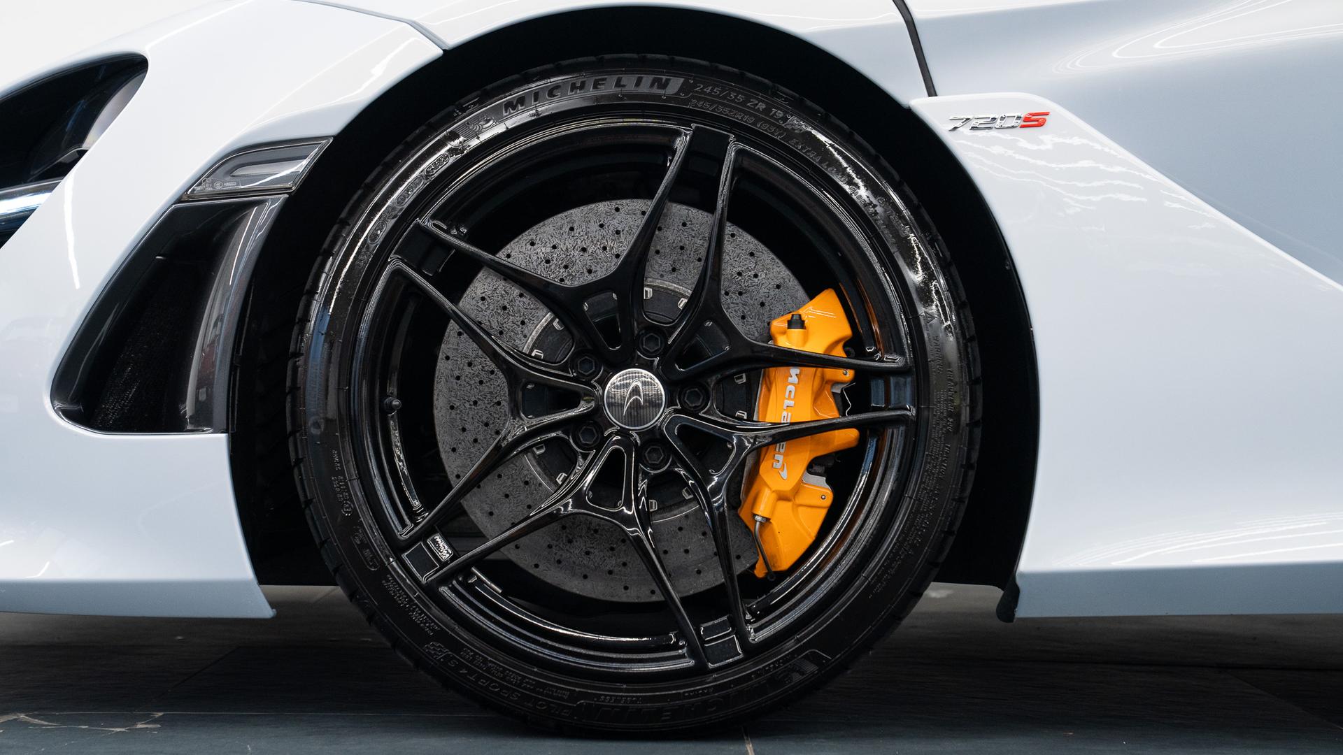 McLaren 720S Photo 303c8686-36a4-4bc2-8be7-4a3e0b9ffbba.jpg