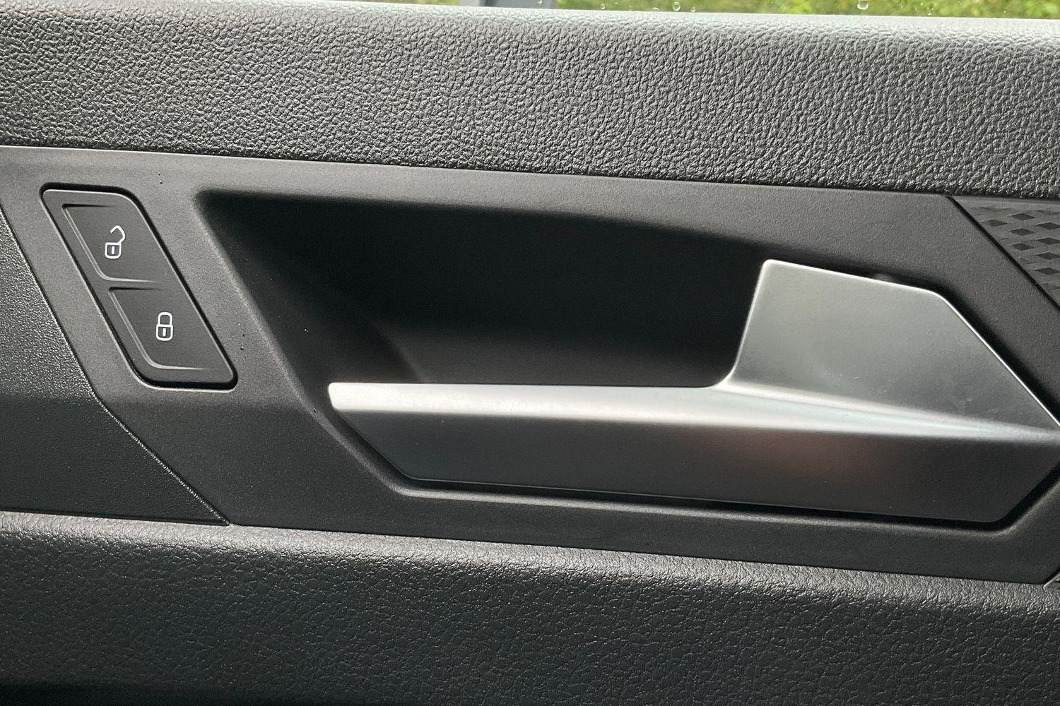 Ford TRANSIT CONNECT Photo 16