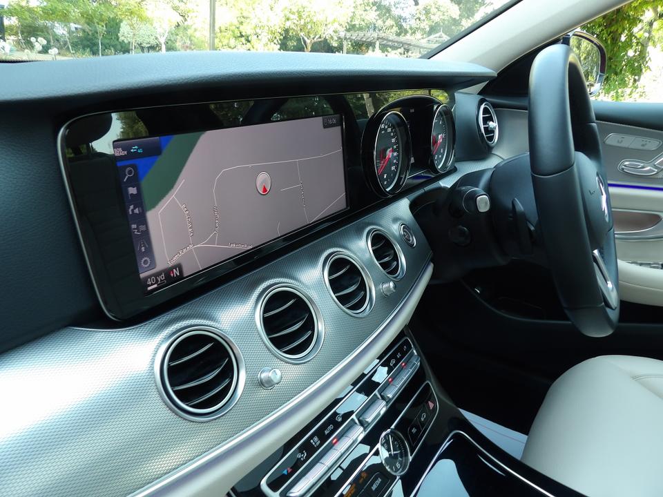 Used Mercedes-Benz E Class YN68XCO 21