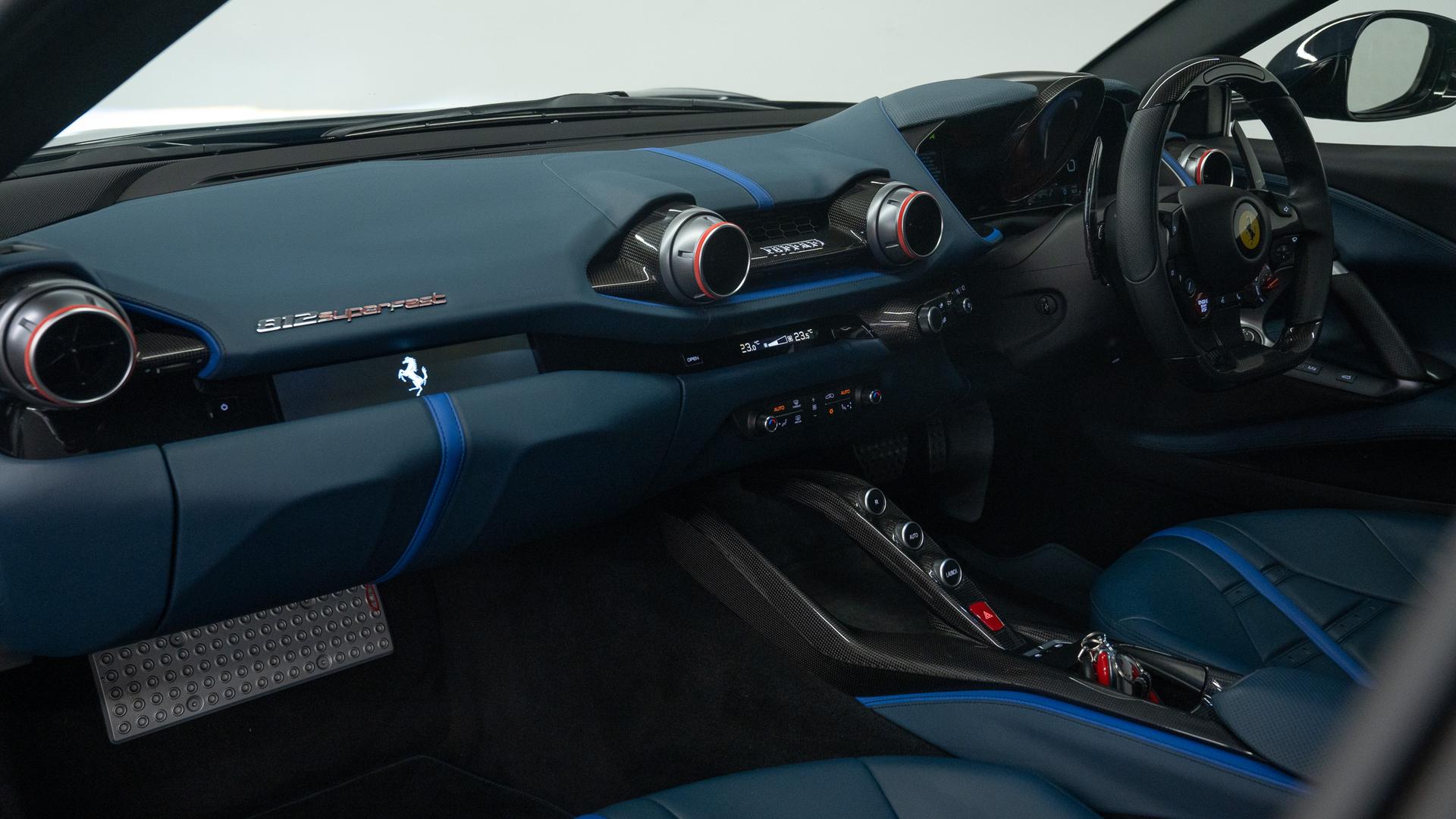 Ferrari 812 Photo 30686209-3585-4a20-9928-7b4c47a56158.jpg